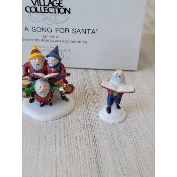 Dept 56 56316 Sing A Song For Santa village accessory xmas set - Picture 3 of 10